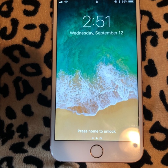 iPhone 6 Plus - Picture 3 of 3